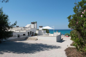 The White Salmon, a dream of architecture 30 steps from the sea Castrignano Del Capo